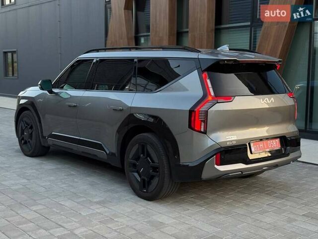 Сірий Кіа EV9, об'ємом двигуна 0 л та пробігом 11 тис. км за 47000 $, фото 17 на Automoto.ua