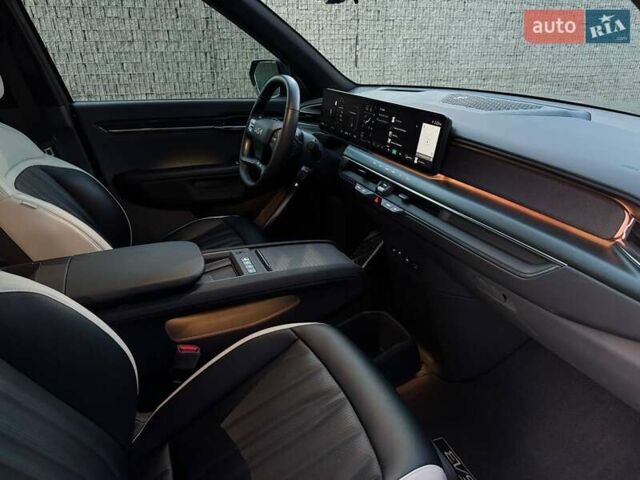 Сірий Кіа EV9, об'ємом двигуна 0 л та пробігом 11 тис. км за 47000 $, фото 21 на Automoto.ua