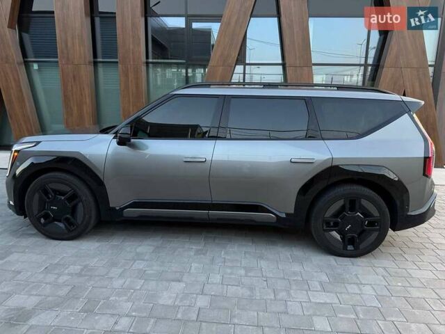 Сірий Кіа EV9, об'ємом двигуна 0 л та пробігом 11 тис. км за 47000 $, фото 18 на Automoto.ua