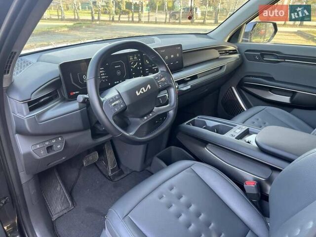 Серый Киа EV9, объемом двигателя 0 л и пробегом 30 тыс. км за 41985 $, фото 8 на Automoto.ua