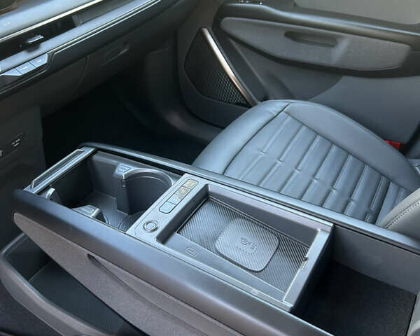 Сірий Кіа EV9, об'ємом двигуна 0 л та пробігом 19 тис. км за 59000 $, фото 15 на Automoto.ua