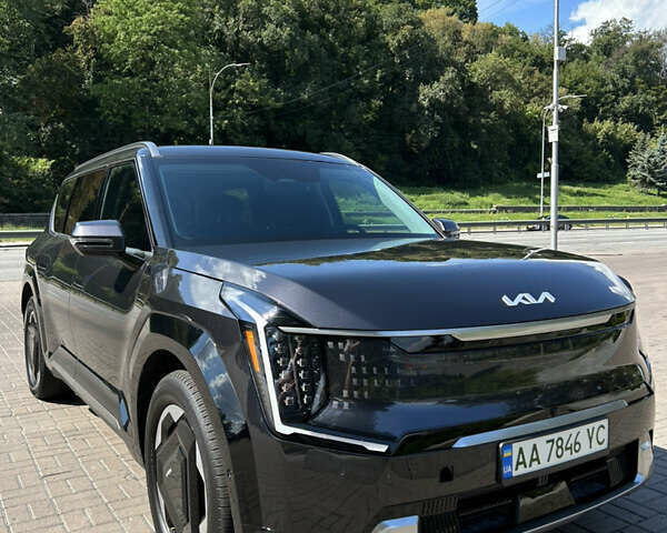 Серый Киа EV9, объемом двигателя 0 л и пробегом 19 тыс. км за 59000 $, фото 7 на Automoto.ua