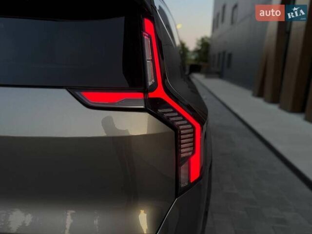 Сірий Кіа EV9, об'ємом двигуна 0 л та пробігом 11 тис. км за 47000 $, фото 11 на Automoto.ua