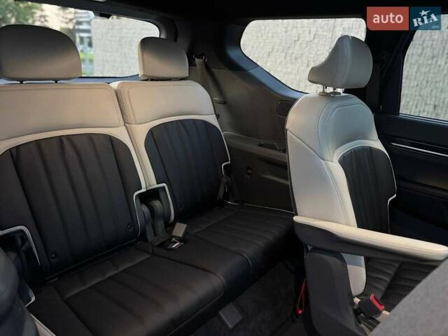 Сірий Кіа EV9, об'ємом двигуна 0 л та пробігом 11 тис. км за 47000 $, фото 45 на Automoto.ua