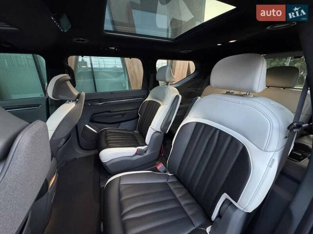 Серый Киа EV9, объемом двигателя 0 л и пробегом 11 тыс. км за 44500 $, фото 55 на Automoto.ua