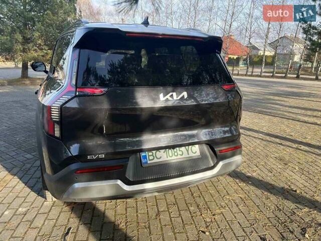 Серый Киа EV9, объемом двигателя 0 л и пробегом 30 тыс. км за 41985 $, фото 21 на Automoto.ua