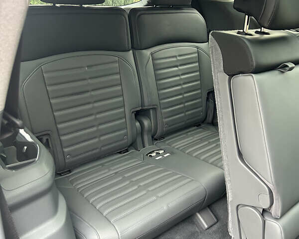 Серый Киа EV9, объемом двигателя 0 л и пробегом 12 тыс. км за 44000 $, фото 20 на Automoto.ua