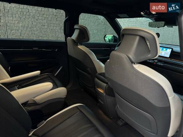 Сірий Кіа EV9, об'ємом двигуна 0 л та пробігом 11 тис. км за 47000 $, фото 37 на Automoto.ua