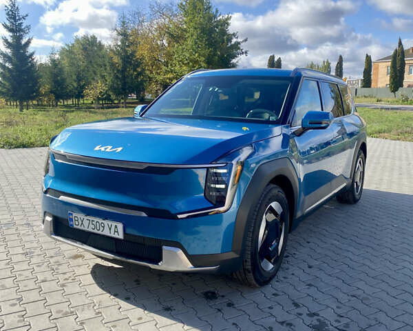 Синий Киа EV9, объемом двигателя 0 л и пробегом 32 тыс. км за 43500 $, фото 7 на Automoto.ua