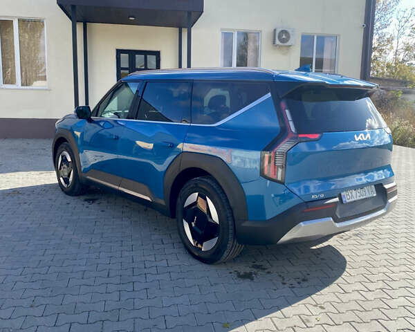 Синий Киа EV9, объемом двигателя 0 л и пробегом 32 тыс. км за 43500 $, фото 5 на Automoto.ua