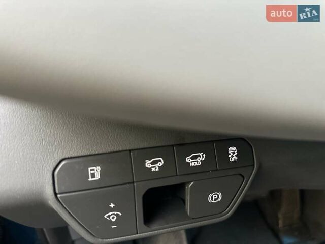 Синий Киа EV9, объемом двигателя 0 л и пробегом 33 тыс. км за 43990 $, фото 33 на Automoto.ua