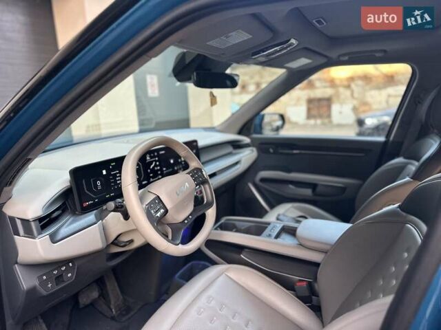 Синий Киа EV9, объемом двигателя 0 л и пробегом 33 тыс. км за 43990 $, фото 36 на Automoto.ua