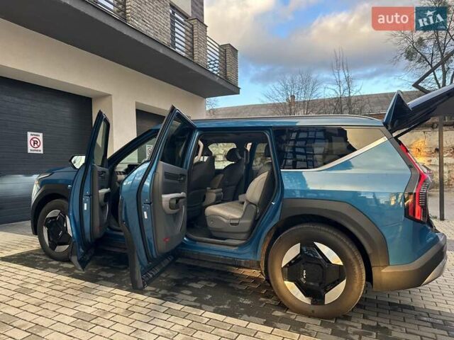 Синий Киа EV9, объемом двигателя 0 л и пробегом 33 тыс. км за 43990 $, фото 11 на Automoto.ua