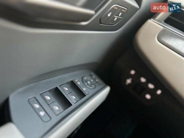 Синий Киа EV9, объемом двигателя 0 л и пробегом 33 тыс. км за 43990 $, фото 29 на Automoto.ua