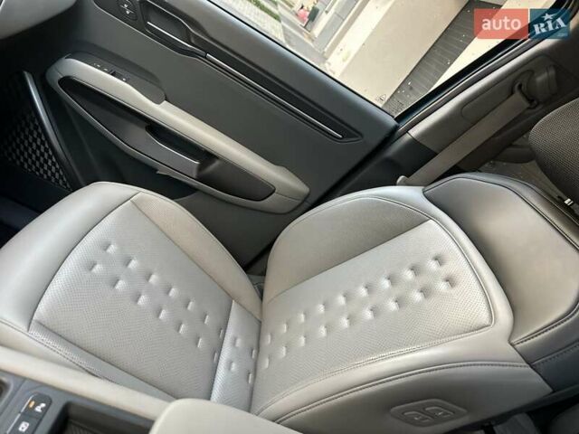 Синий Киа EV9, объемом двигателя 0 л и пробегом 33 тыс. км за 43990 $, фото 28 на Automoto.ua