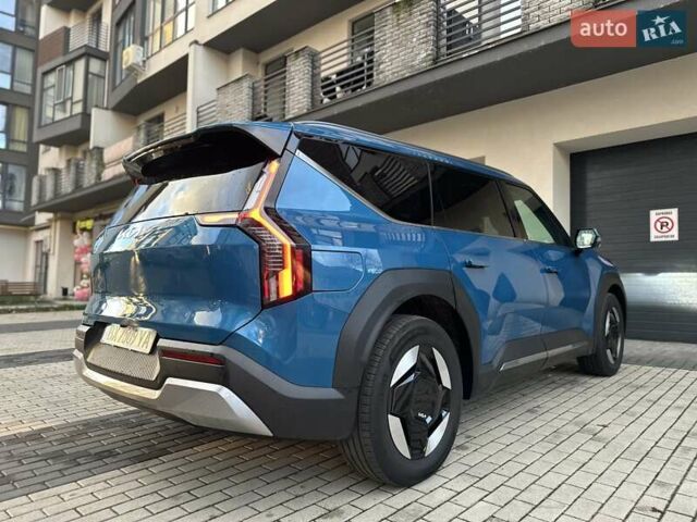 Синий Киа EV9, объемом двигателя 0 л и пробегом 33 тыс. км за 43990 $, фото 8 на Automoto.ua