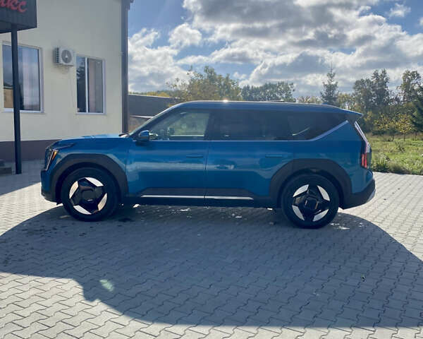 Синий Киа EV9, объемом двигателя 0 л и пробегом 32 тыс. км за 43500 $, фото 6 на Automoto.ua
