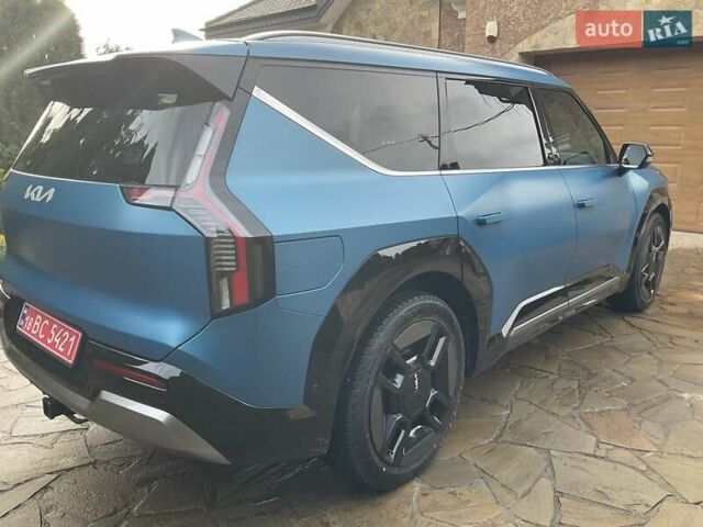 Синий Киа EV9, объемом двигателя 0 л и пробегом 12 тыс. км за 43999 $, фото 4 на Automoto.ua