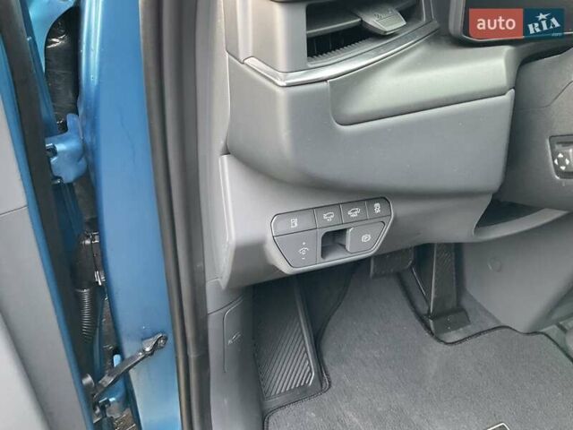 Синий Киа EV9, объемом двигателя 0 л и пробегом 12 тыс. км за 43999 $, фото 20 на Automoto.ua