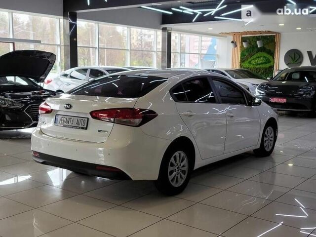 Киа K3 2017 в Киеве на Automoto.ua Киа K3, объемом двигателя 1.6 л и пробегом 118 тыс. км за 12900 $, фото 3 на Automoto.ua