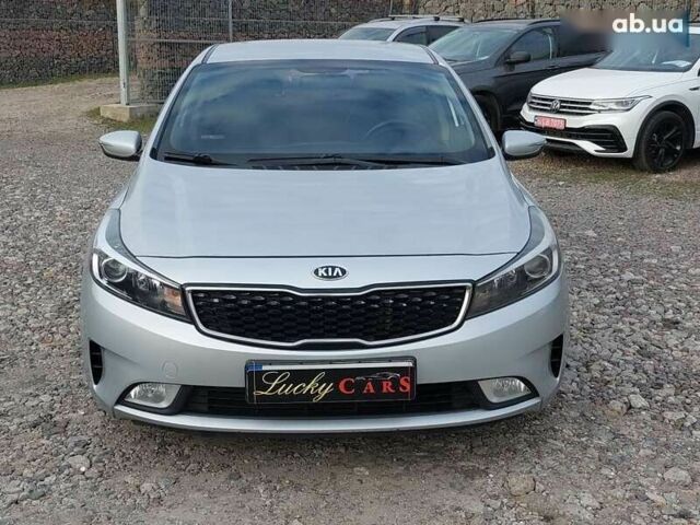 Киа K3, объемом двигателя 1.6 л и пробегом 175 тыс. км за 10700 $, фото 1 на Automoto.ua
