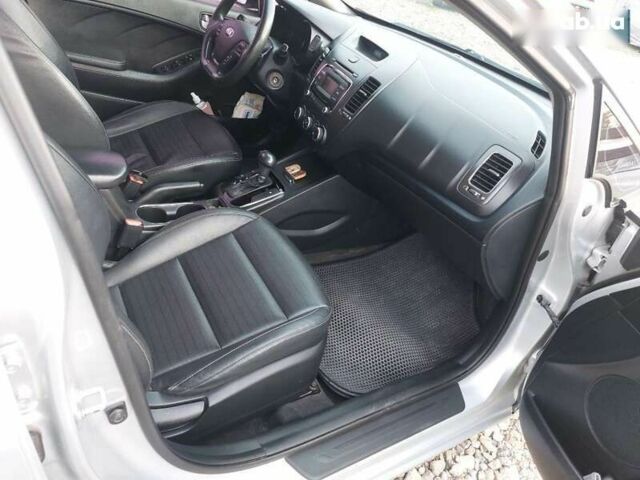 Киа K3, объемом двигателя 1.6 л и пробегом 175 тыс. км за 10700 $, фото 10 на Automoto.ua