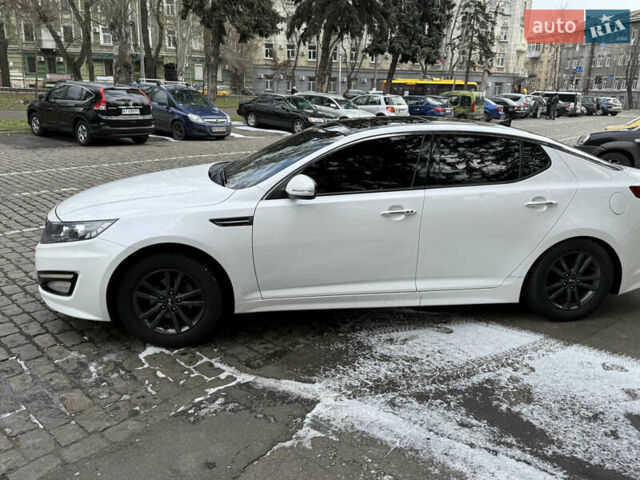 Белый Киа K5, объемом двигателя 2 л и пробегом 226 тыс. км за 9500 $, фото 14 на Automoto.ua