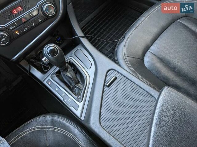 Білий Кіа K5, об'ємом двигуна 2 л та пробігом 420 тис. км за 7200 $, фото 11 на Automoto.ua