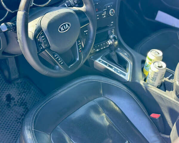 Білий Кіа K5, об'ємом двигуна 2 л та пробігом 255 тис. км за 9000 $, фото 7 на Automoto.ua