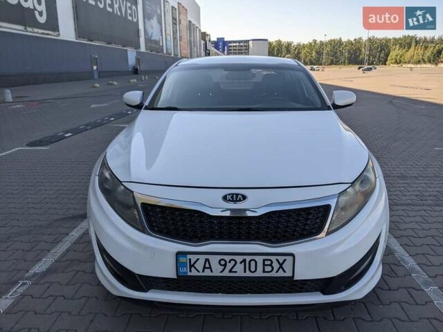 Білий Кіа K5, об'ємом двигуна 2 л та пробігом 420 тис. км за 7800 $, фото 1 на Automoto.ua