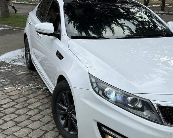 Белый Киа K5, объемом двигателя 2 л и пробегом 226 тыс. км за 9500 $, фото 20 на Automoto.ua