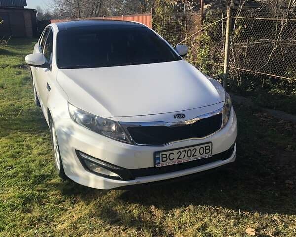 Білий Кіа K5, об'ємом двигуна 2 л та пробігом 186 тис. км за 10200 $, фото 1 на Automoto.ua