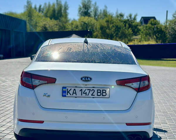 Білий Кіа K5, об'ємом двигуна 2 л та пробігом 255 тис. км за 9000 $, фото 5 на Automoto.ua