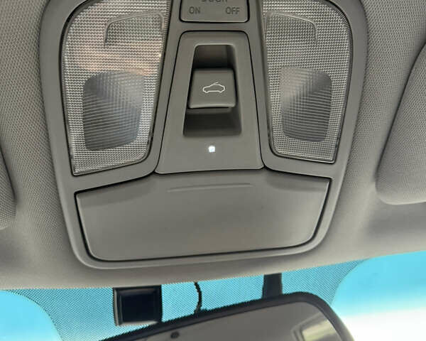 Белый Киа K5, объемом двигателя 2 л и пробегом 226 тыс. км за 9500 $, фото 32 на Automoto.ua