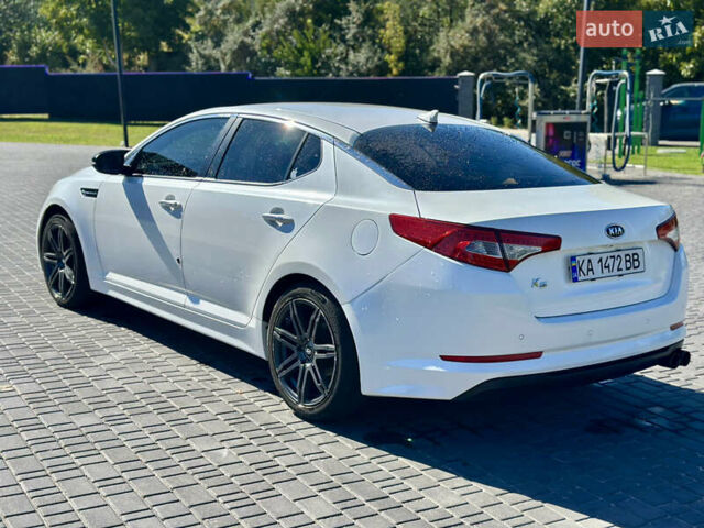 Білий Кіа K5, об'ємом двигуна 2 л та пробігом 255 тис. км за 9000 $, фото 16 на Automoto.ua