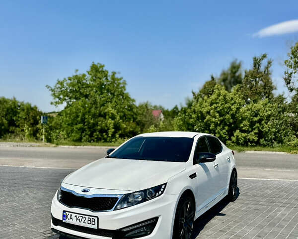 Білий Кіа K5, об'ємом двигуна 2 л та пробігом 255 тис. км за 9000 $, фото 22 на Automoto.ua