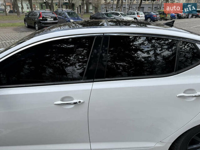 Белый Киа K5, объемом двигателя 2 л и пробегом 226 тыс. км за 9500 $, фото 22 на Automoto.ua