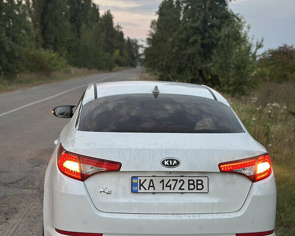 Білий Кіа K5, об'ємом двигуна 2 л та пробігом 255 тис. км за 9000 $, фото 19 на Automoto.ua