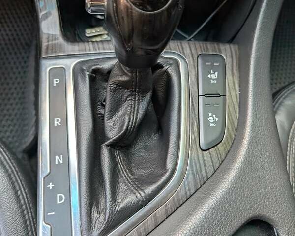 Белый Киа K5, объемом двигателя 2 л и пробегом 298 тыс. км за 7700 $, фото 24 на Automoto.ua