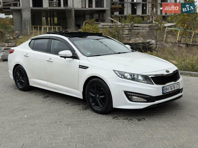 Белый Киа K5, объемом двигателя 2 л и пробегом 365 тыс. км за 7700 $, фото 2 на Automoto.ua
