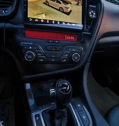 Белый Киа K5, объемом двигателя 2 л и пробегом 363 тыс. км за 7600 $, фото 9 на Automoto.ua