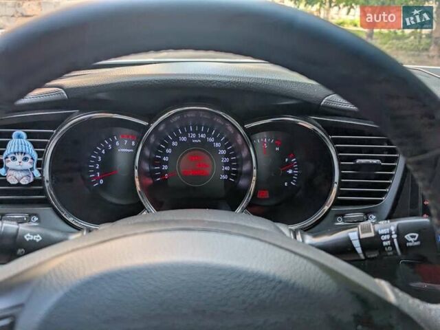 Белый Киа K5, объемом двигателя 2 л и пробегом 298 тыс. км за 7700 $, фото 15 на Automoto.ua