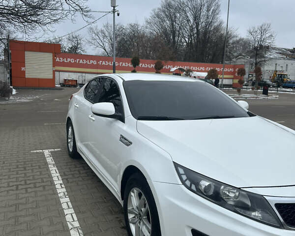 Білий Кіа K5, об'ємом двигуна 2 л та пробігом 312 тис. км за 9200 $, фото 5 на Automoto.ua