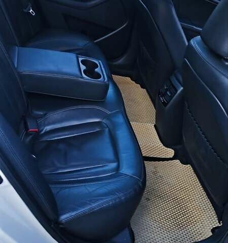 Белый Киа K5, объемом двигателя 2 л и пробегом 363 тыс. км за 7600 $, фото 19 на Automoto.ua