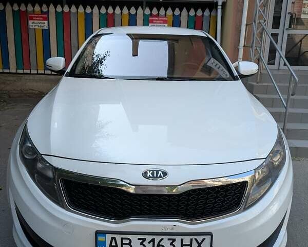 Белый Киа K5, объемом двигателя 2 л и пробегом 298 тыс. км за 7700 $, фото 2 на Automoto.ua