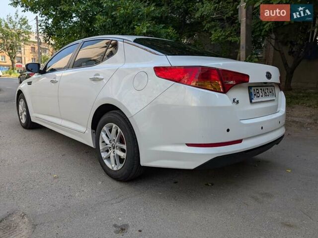 Белый Киа K5, объемом двигателя 2 л и пробегом 298 тыс. км за 7700 $, фото 6 на Automoto.ua