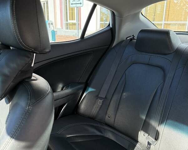 Белый Киа K5, объемом двигателя 2 л и пробегом 98 тыс. км за 9000 $, фото 14 на Automoto.ua