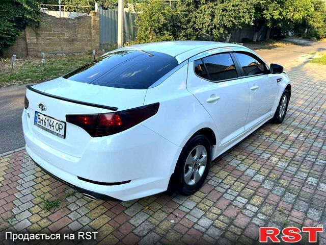 Білий Кіа K5, об'ємом двигуна 2 л та пробігом 365 тис. км за 7800 $, фото 5 на Automoto.ua
