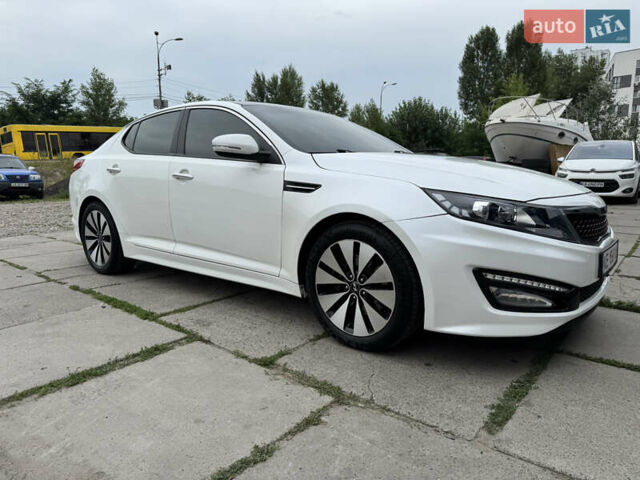 Білий Кіа K5, об'ємом двигуна 2 л та пробігом 222 тис. км за 11500 $, фото 4 на Automoto.ua