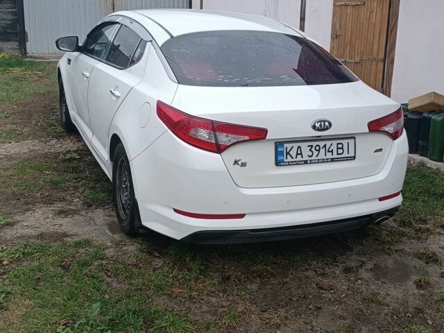 Білий Кіа K5, об'ємом двигуна 2 л та пробігом 230 тис. км за 10200 $, фото 3 на Automoto.ua